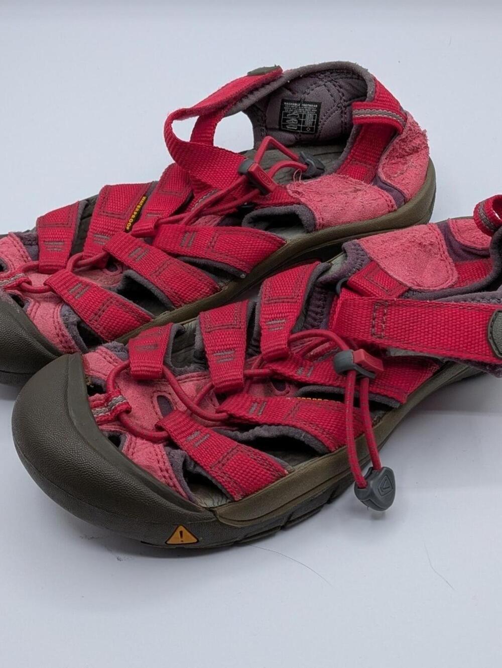 Keen EU 38 US M-5 W-7.5 Newport H2 Waterproof Red Bungee Strap Hiking Sandals